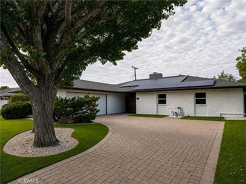 521 W Memory Ln